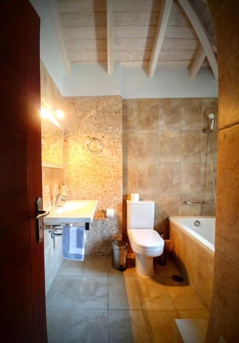 *orizontas*/5' From Town-sea/mountain View Apartment Frinion